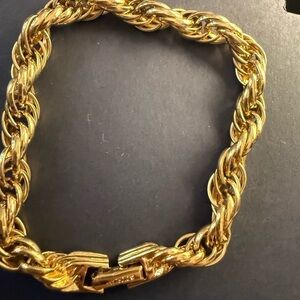 Luxurious Gold Twist Bracelet